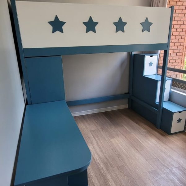 Cama Alta con escalera cajónes, escritorio y mueble bajo cama