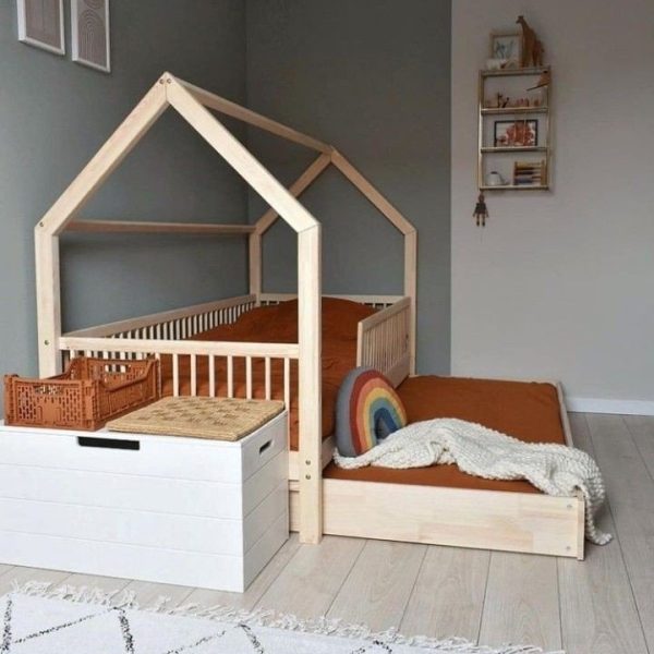 Cama casa con nido cajon barandas torneadas