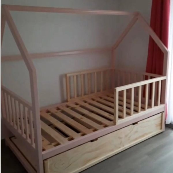 Cama casa con nido
