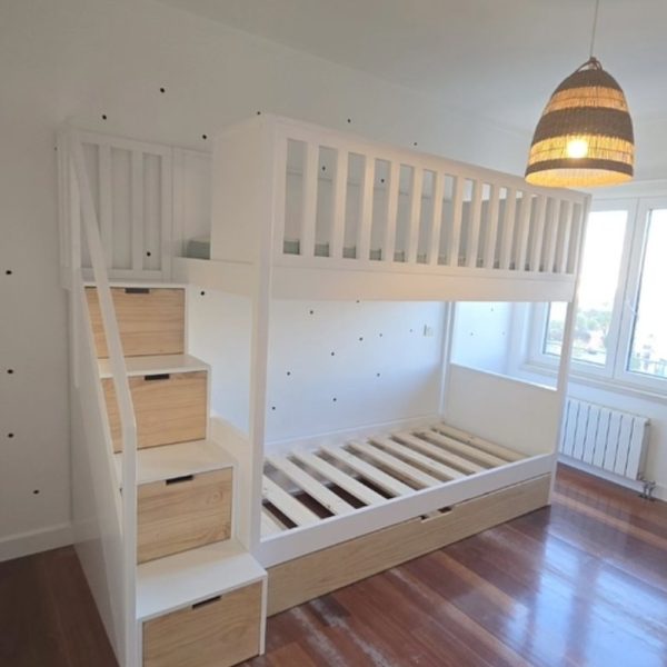 Camarote con nido y escalera cajón