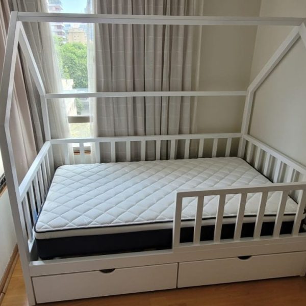 Cama casa barandas (2x1) 
con cajones(ruedas)