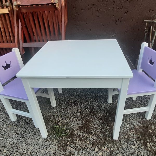 Mesa con 2 sillas
Etapa 3