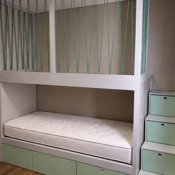 Cama con cajones + zona de juegos y escalera cajón