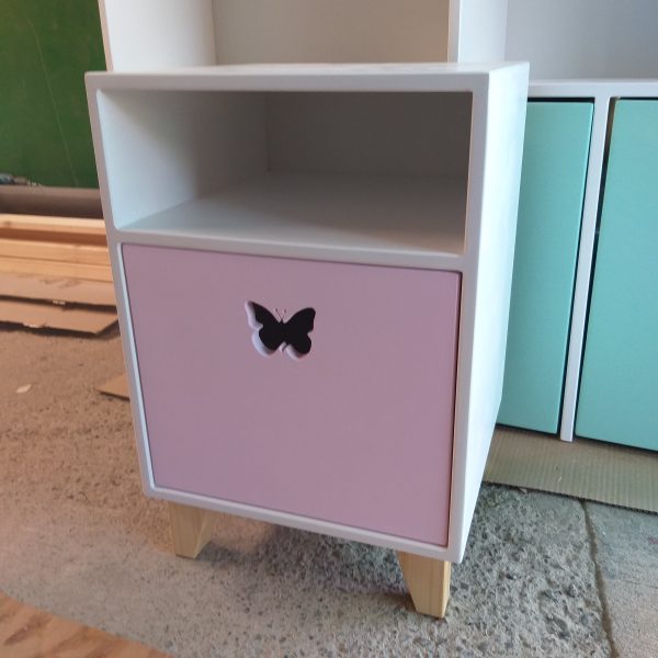 Velador clasico
Puerta y repisa
40 x 60 x 35
