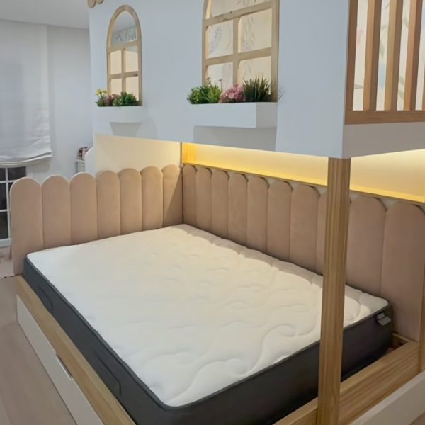 Cama full con zona de juegos y escalera cajones